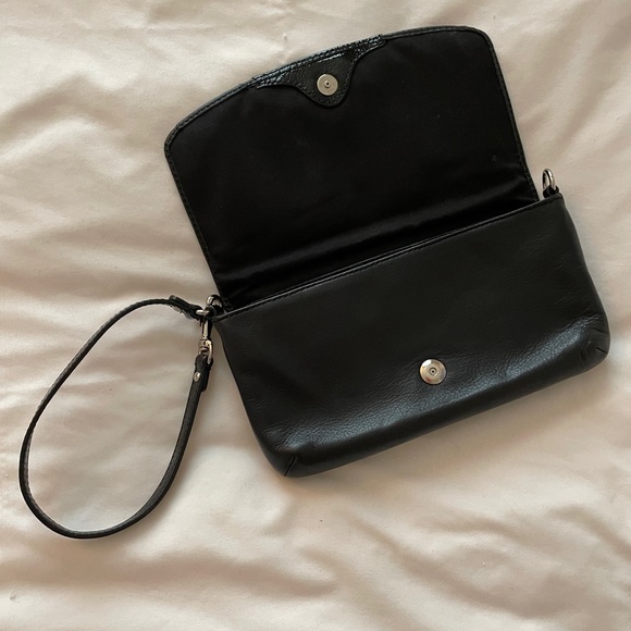 Black leather authentic Coach wristlet purse - Picture 5 of 9